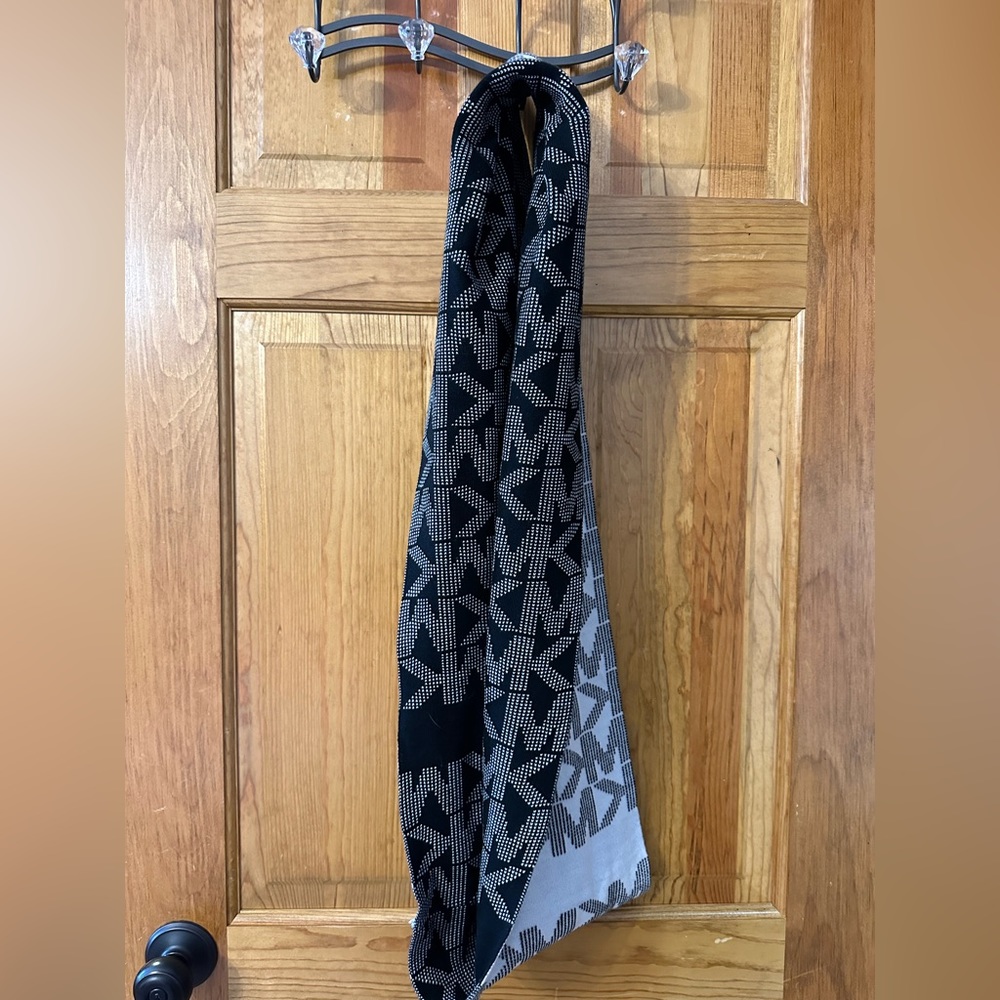 Michael Kors, reversible, infinity scarf